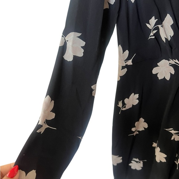 Slate & Willow Black Floral Wrap Dress - Size 8 - RTR - Excellent Condition! - Picture 10 of 11